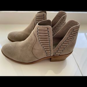 Vince Camuto Grey Booties 6.5M